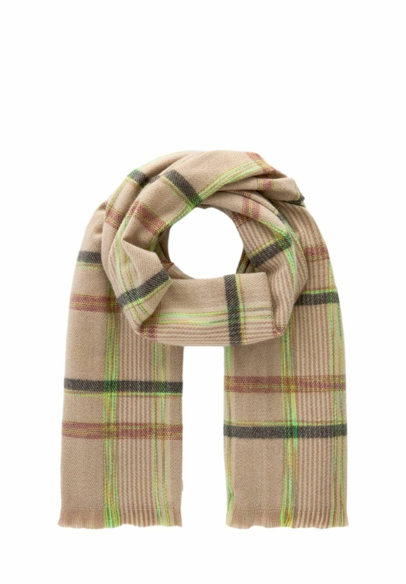 Écharpe en laine beige avec un motif écossais multicolore dans des tons de vert, marron et rouge, présentant une texture côtelée et des bords à franges.