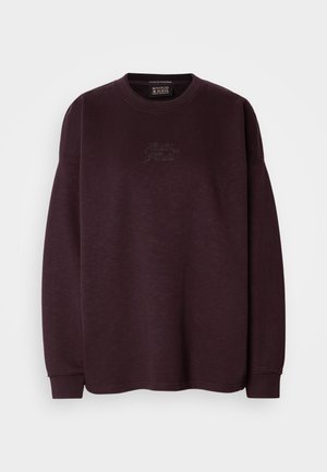 Bordeaux lange mouwen sweatshirt met geribbelde cuffs en halslijn, met subtiele geborduurde branding op de borst, gemaakt van zachte stof.
