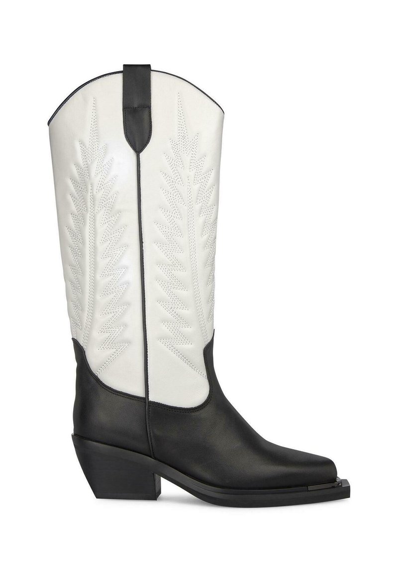 Schwarze und weiße Cowboy-Stiefel aus Leder, mit spitzem Zeh, schrägem Blockabsatz und dekorativen gestickten Mustern am Schaft.