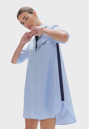 LOLA CASADEMUNT, WOMEN - Vestido camisero - sky blue