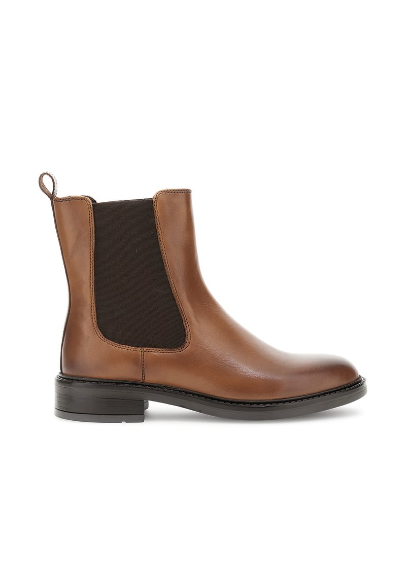 Braune Leder-Ankle-Chelsea-Boots mit schwarzem elastischem seitlichem Einsatz und niedrigem, schwarzem Blockabsatz, von der Außenseite betrachtet.