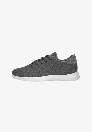Grau Stoff-Sneaker mit strukturiertem Obermaterial, fünf Ösen und weißer Gummi-Sohle. Gepolsterter Kragen und ein flaches Design.