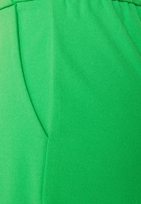 JDY JDYGEGGOS - Šorti - kelly green/black
