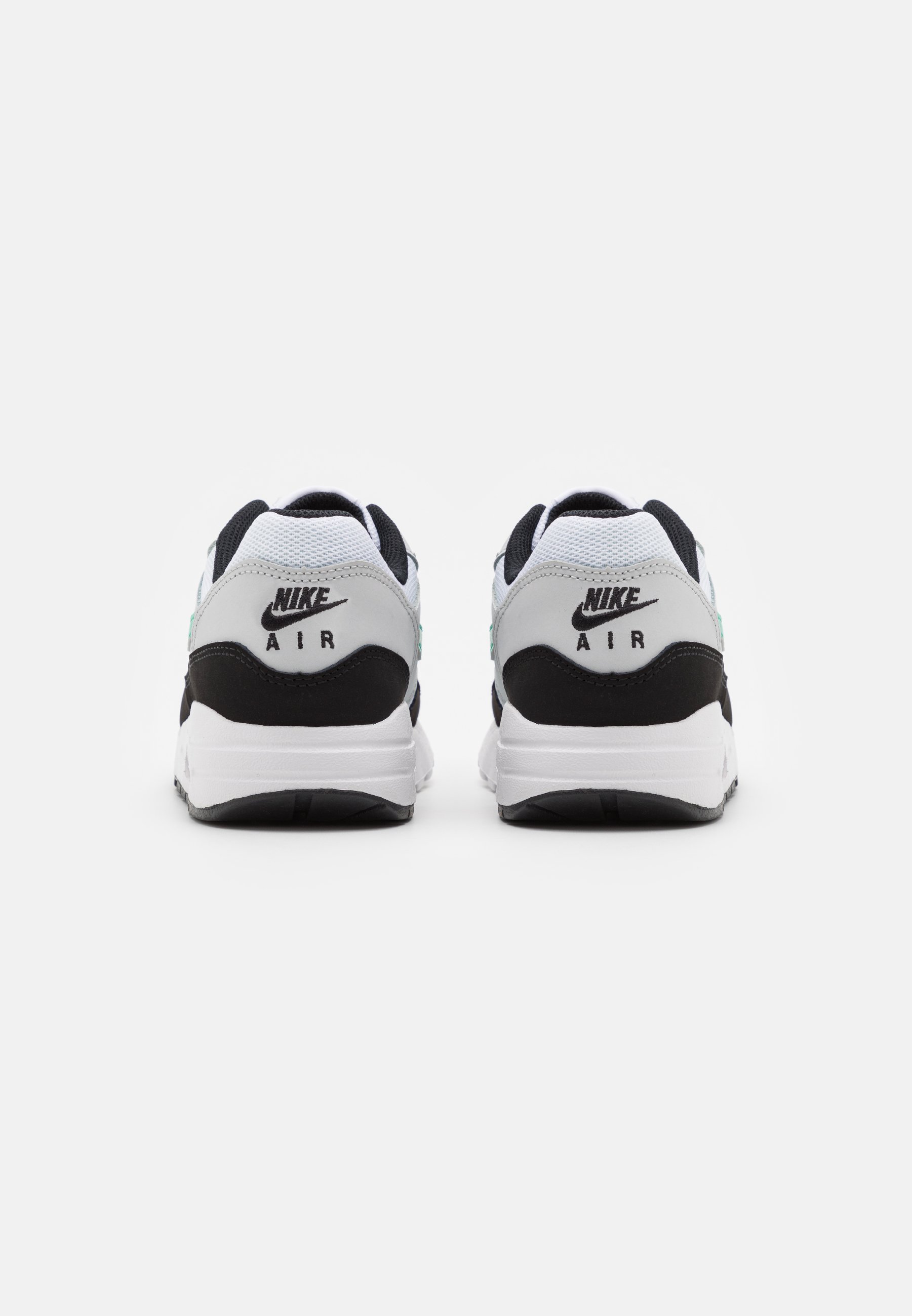 air max 1 panda