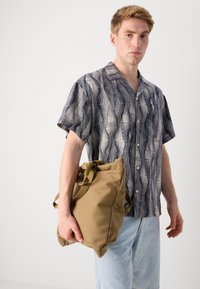 Scotch & Soda PRINTED SHORT SLEEVED SHIRT - Ing - navy