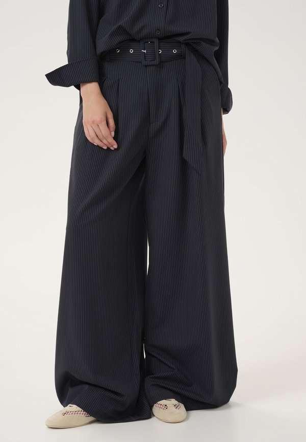 VITTA WIDE - Stoffhose