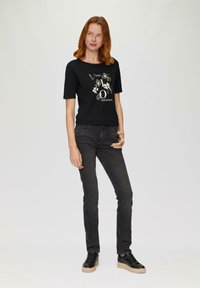 s.Oliver MIT HALBLANGEN ÄRMELN - T-shirt imprimé - schwarz