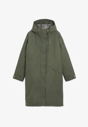Parka impermeable verde olivo con capucha, cordones elásticos, forro plateado, dos grandes bolsillos frontales y puños a presión.