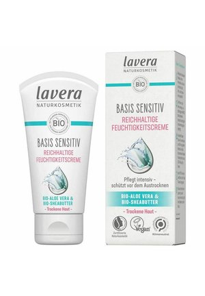 Lavera Basis Sensitiv reichhaltige Feuchtigkeitscreme mit Bio-Aloe Vera und Bio-Sheabutter für trockene Haut, gezeigt in Tube und Verpackung.