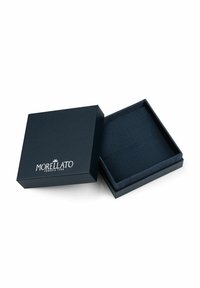 Cofanetto rettangolare blu scuro con una superficie testurizzata, aperto per rivelare un interno coordinato. Presenta il logo "Morellato" impresso sul coperchio.