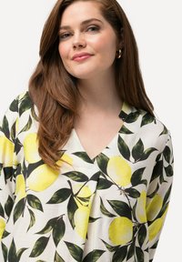 Ulla Popken LEMON PRINT 3/4 SLEEVE - Camicetta - snow white