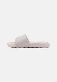 Nike Sportswear VICTORI ONE SLIDE - Papucsszandálok - platinum violet/sail