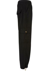 Sorte cargo-bukser har en afslappet silhuet, elastisk talje, knap-lommer og elastiske manchetter. Fremstillet af slidstærkt stof med mat finish.