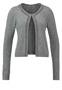 Cardigan gris en tricot avec manches longues, devant ouvert et bordure décorative perlée le long de l'encolure. Texture douce, coupe ajustée.