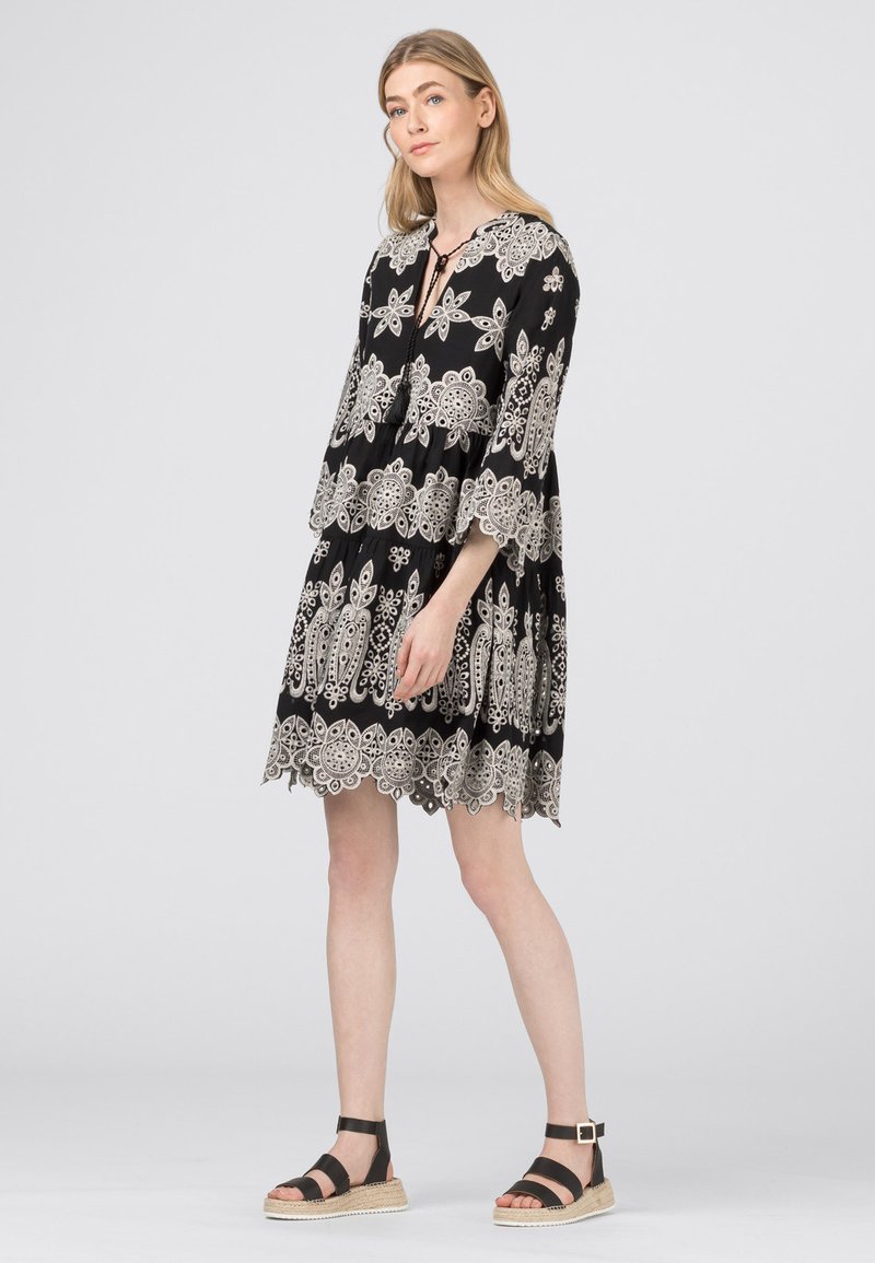 Damen Kleider | HALLHUBER Freizeitkleid black/schwarz - HL03639 Damen Kleider | HALLHUBER Freizeitkleid black/schwarz - HL03639