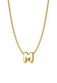 Zlatý náhrdelník s hrubým, lesklým príveskom v tvare písmena "M" na rovných článkoch reťaze, ktorý predvádza elegantný a lesklý vzhľad.