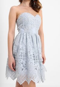 Chi Chi London Petite Koktejlové šaty / šaty na párty - blue