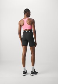 adidas Performance POWERREACT HYPERGLAM COLOR POP - Sports-BH-er med medium støtte - bliss pink/lucid pink