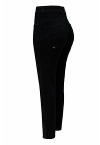 Jeans de mezclilla negra con una cintura alta, pierna ajustada, dos bolsillos traseros y un diseño de costura sutil en los bordes de los bolsillos. Textura suave.