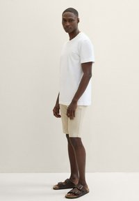 TOM TAILOR Shorts - beige structure print