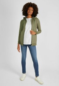 JoJo Maman Bébé 3-IN-1 HOODIE WITH BABY CARRIER PANEL MATERNITY - Mikina so zipsom - khaki