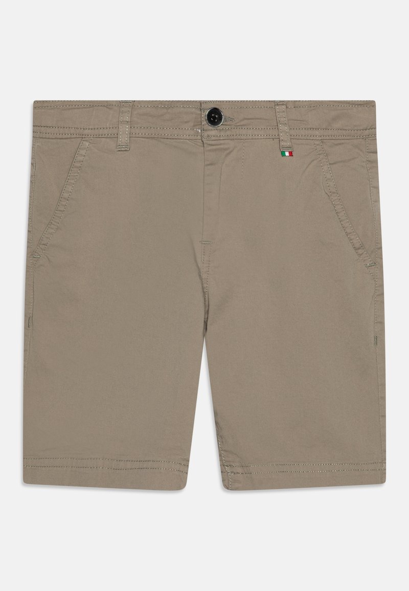 Shorts beige en tissu léger, avec poches avant, fermeture par bouton et un petit accent de drapeau italien sur la ceinture.