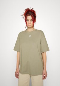 adidas Originals TEE - Paprasti marškinėliai - orbit green