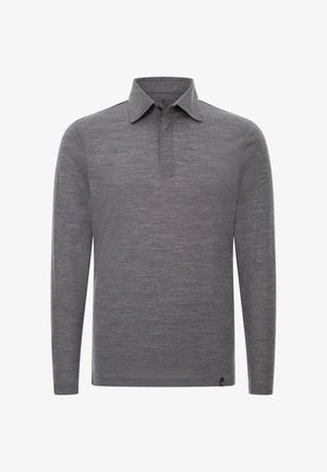 Szary longsleeve polo, wykonany z miękkiego, teksturowanego materiału. Posiada kołnierzyk oraz listwę z trzema guzikami. Minimalistyczny design, brak wzorów.