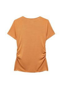 Kortærmet t-shirt med ruching på ryggen i orange stof, rund halsudskæring og glat tekstur, der afsluttes med en buet kant.