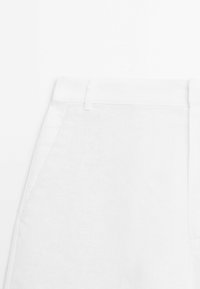 Massimo Dutti BERMUDA - Šortky - white