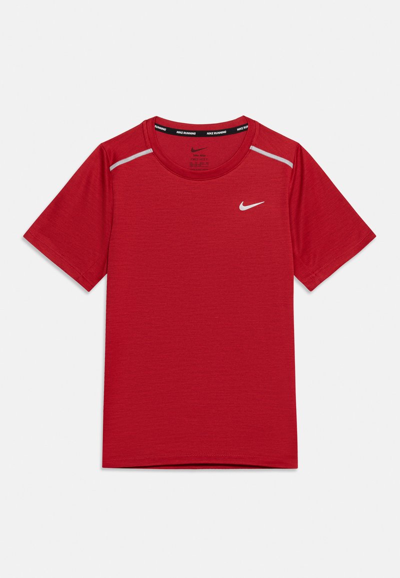 Κόκκινο κοντομάνικο μπλουζάκι Nike για τρέξιμο με ανακλαστικές ρίγες στους ώμους και λευκό λογότυπο Nike Swoosh στο στήθος.