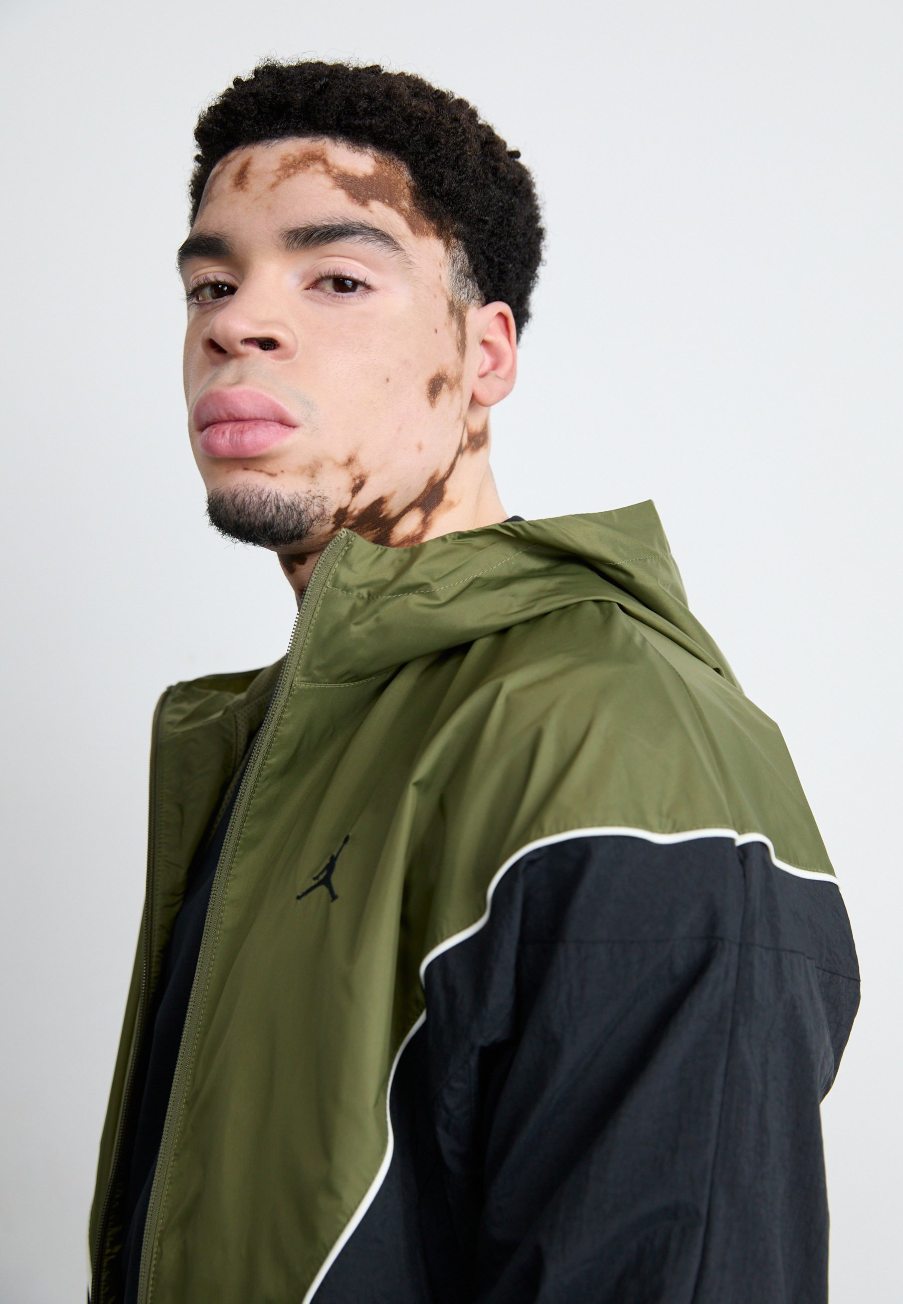 Jordan DRAFT - Outdoor jacket - medium olive/black/sail/olive