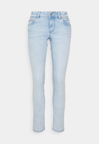 Světle modré džíny s úzkým střihem, obsahující pět kapes, zapínání na knoflík a jemné struktury vyblednutí. Bez ozdob či kovových detailů.