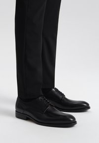 RYŁKO - Biznesowe buty sznurowane