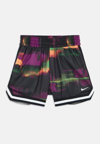 Nike-shorts med sort bund og et livligt, flerfarvet abstrakt mønster i lilla, orange og grøn. Elastisk talje, hvide accenter.