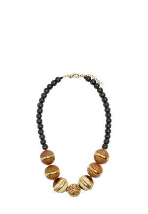 Naszyjnik z naprzemiennie układanymi dużymi czarnymi, drewnianymi i pozłacanymi koralikami, z centralnym teksturowanym złotym koralikiem oraz złotym zapięciem z przedłużającym łańcuszkiem.