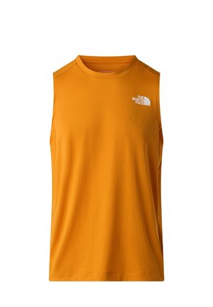 Top deportivo sin mangas de color naranja hecho de tela suave. Presenta un cuello redondo y un pequeño logotipo blanco en la parte superior izquierda del pecho.