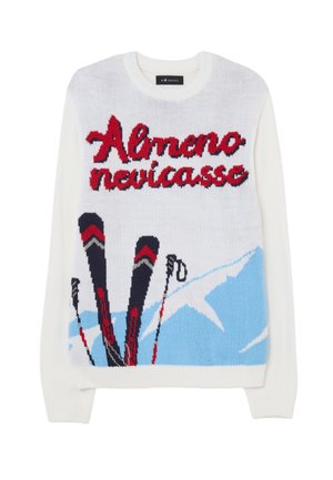 Suéter blanco de punto con un gráfico de esquí en rojo y azul, con el texto "Almeno nevicasse" y una textura suave.