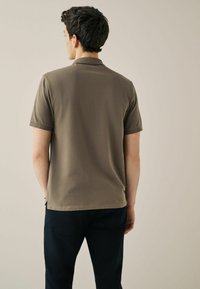 Next Piké - brown