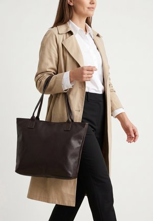 VENEZIA, HANDBAG - Kabelka - dark brown