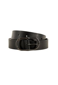 Cinturón de cuero negro con una hebilla de metal redondeada y acabado antiguo, textura suave y múltiples agujeros de ajuste.