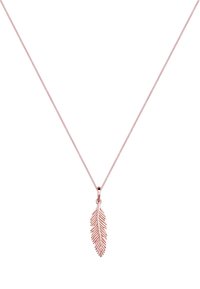 Rose gold kædedesign med en detaljeret fjerformet vedhæng hængende i midten mod en hvid baggrund.