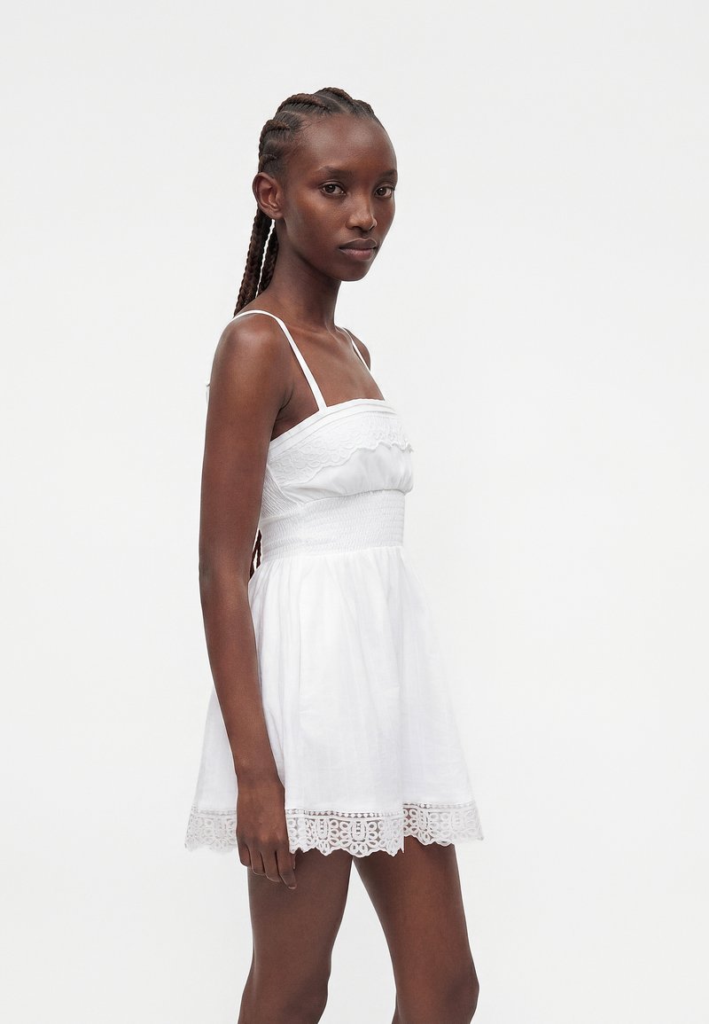 Hollister Co. HERITAGE TRIM SKORT MINI - Day dress