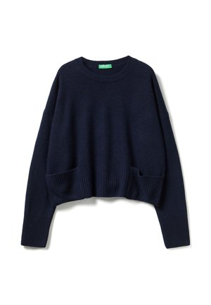 - Sweter