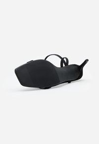 Missguided Korolliset sandaalit - black