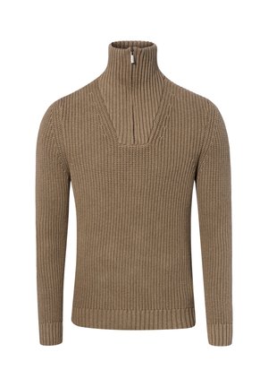 Brauner gestrickter Herrenpullover mit Rippstrickmuster und hohem Reißverschlusskragen auf weißem Hintergrund.