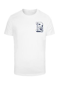 Fehér pamut póló, bal mellrészen kék grafikai mintával, egy bulldog illusztrációval és a felette található "BALLIN" felirattal.