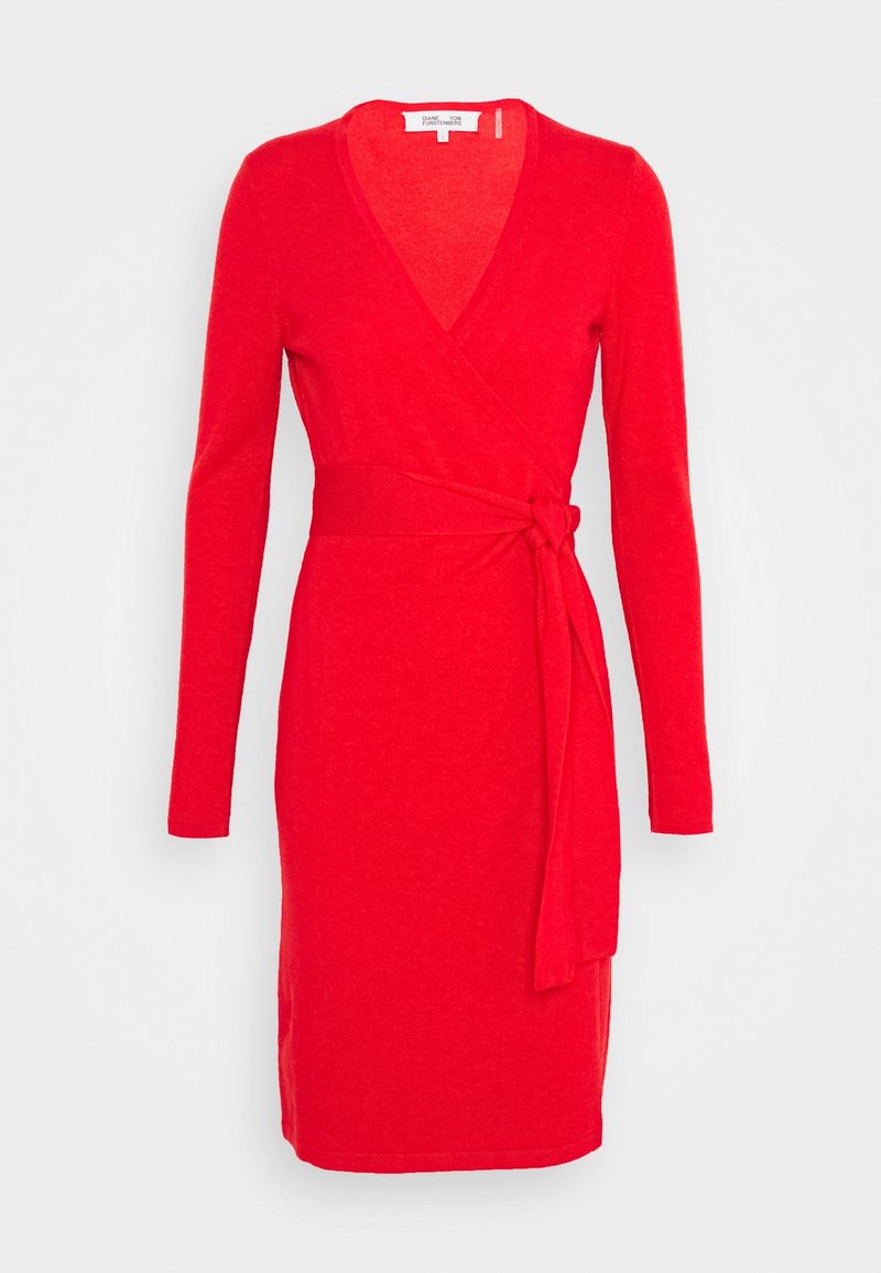 Robe portefeuille rouge à manches longues avec encolure en V et nœud à la taille, longueur genou, présentée sur un fond blanc uni.