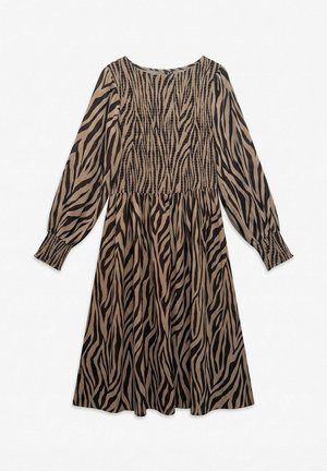 Robe midi à manches longues avec motif zèbre et corsage smocké ainsi que des poignets marron et noirs.