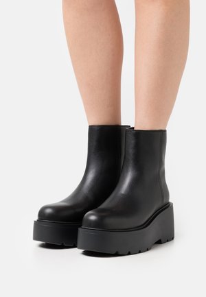 Pinko, Bottines à plateau - black